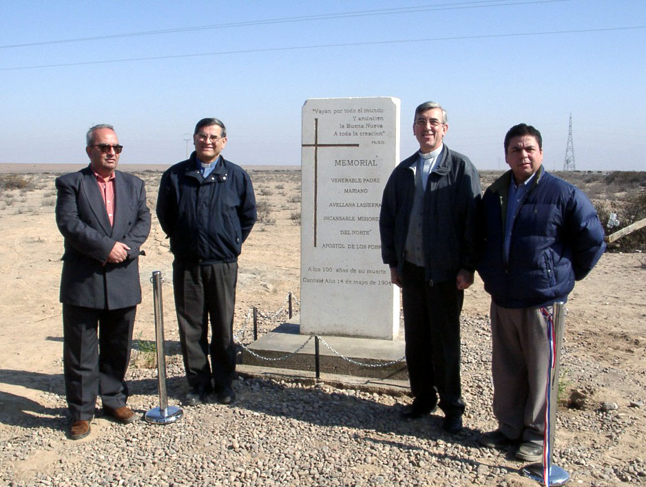 En la inauguración del monolito recordatorio del V. P. Mariano cerca de Carrizal Alto, aparecen los misioneros claretianos: Agustín Cabré, autor de “Mariano, o la fuerza de Dios”; Gaspar Quintana, entonces obispo de Copiapó; el también entonces superior general, Josep Abella, y Fernando Vega.