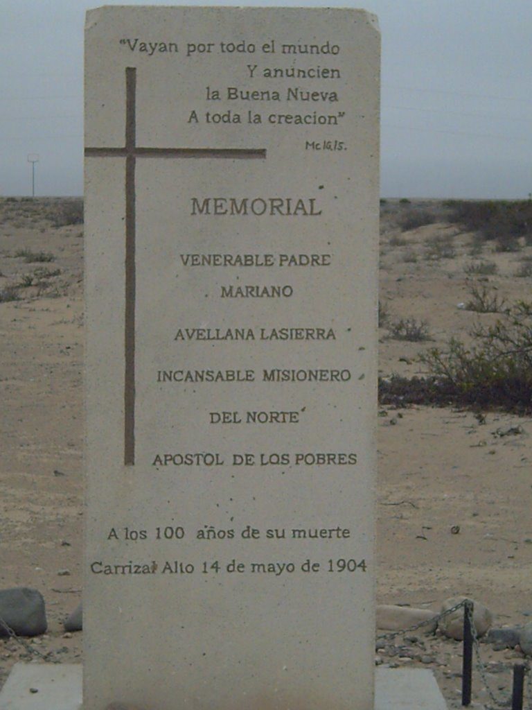 Monolito levantado por los misioneros claretianos en memoria del V. Padre Mariano, en el centenario de su muerte. Se encuentra en camino hacia el que fuera el pueblo de Carrizal Alto.